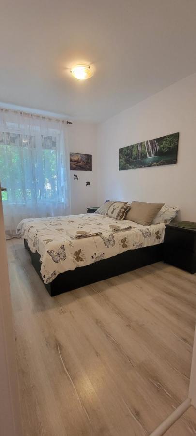 Apartamento Moonshine Szeged Exterior foto