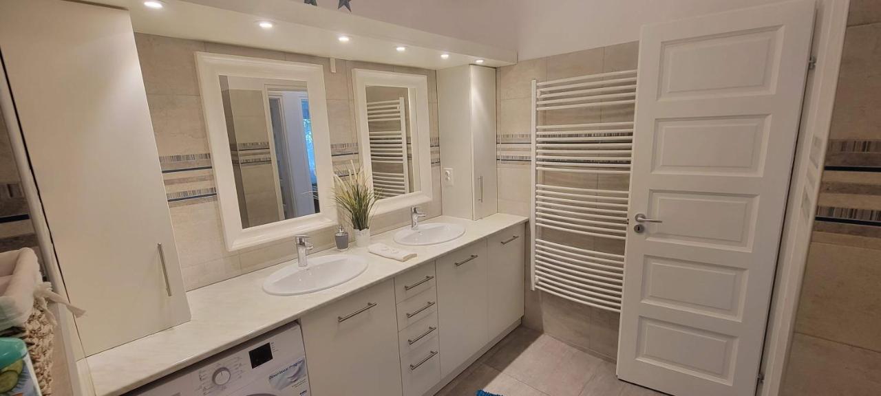 Apartamento Moonshine Szeged Exterior foto