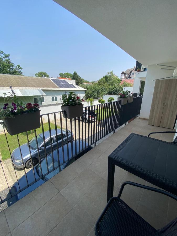 Apartamento Moonshine Szeged Exterior foto